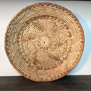 Vintage Hand-Woven Hanging Basket Bohemian Wall Decor Pedestal Base Pinwheel